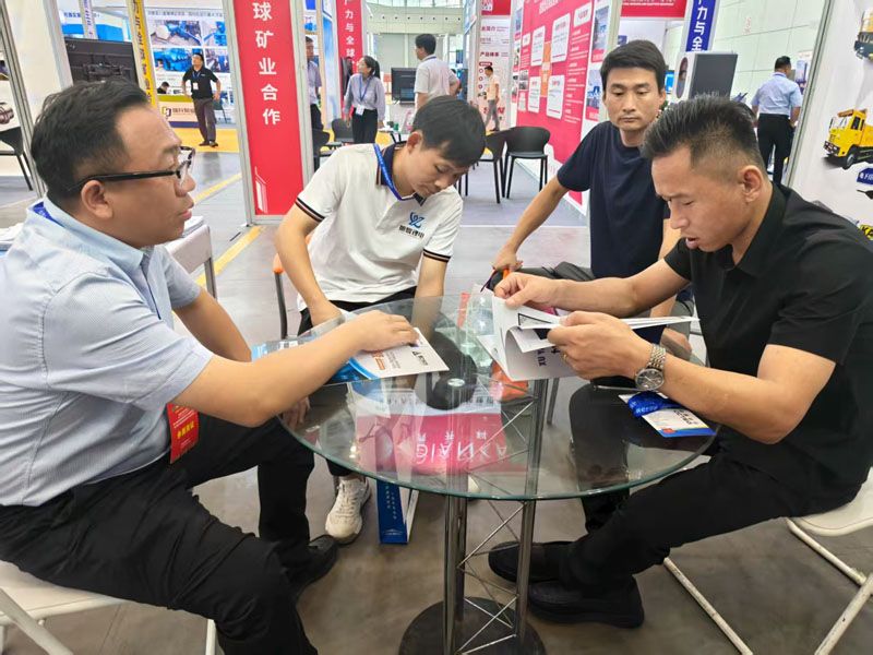 山東昌松工程機(jī)械有限公司亮相新疆國(guó)際礦業(yè)與裝備博覽會(huì)